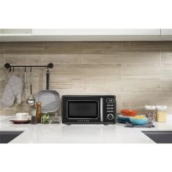 Galanz Retro 0.7-cu Ft 700-Watt Countertop Microwave - Black 10 Galanz Retro 0.7-cu Ft 700-Watt Countertop Microwave - Black -Home Appliance Store 330996275 AlternateImage3 l