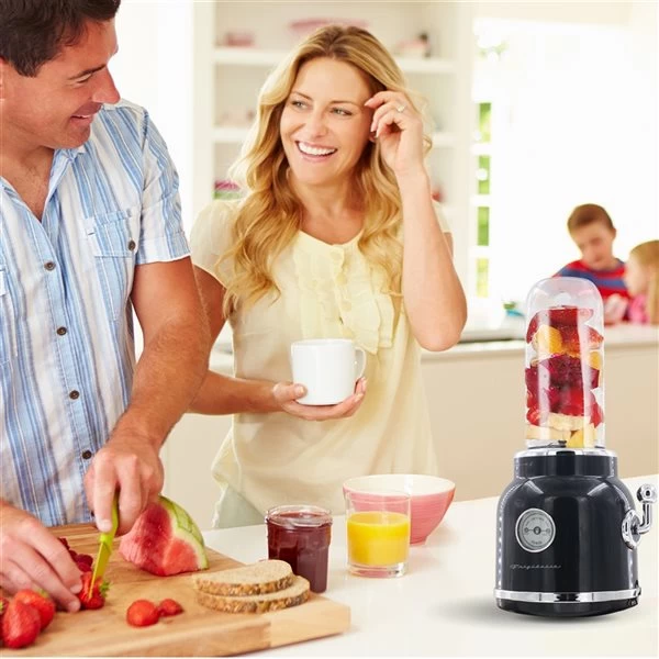 Frigidaire 20.3-oz. Black 300 W Blender 3 Frigidaire 20.3-oz. Black 300 W Blender